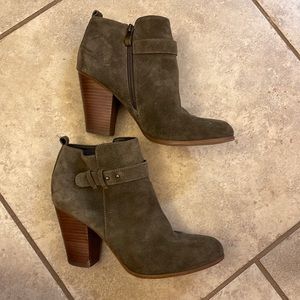 Franco Fortini Lexi ankle boot in suede -size 9